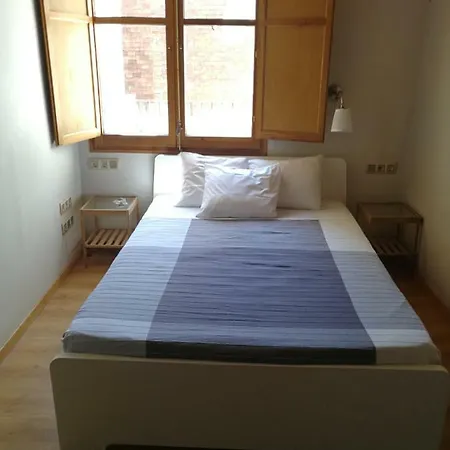 Near Las Ramblas And The Beach Apartamento