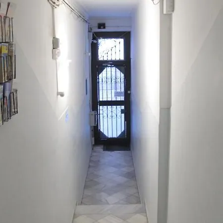 Near Las Ramblas And The Beach Apartamento *