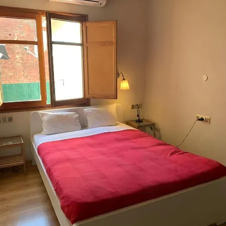 Near Las Ramblas And The Beach Apartamento